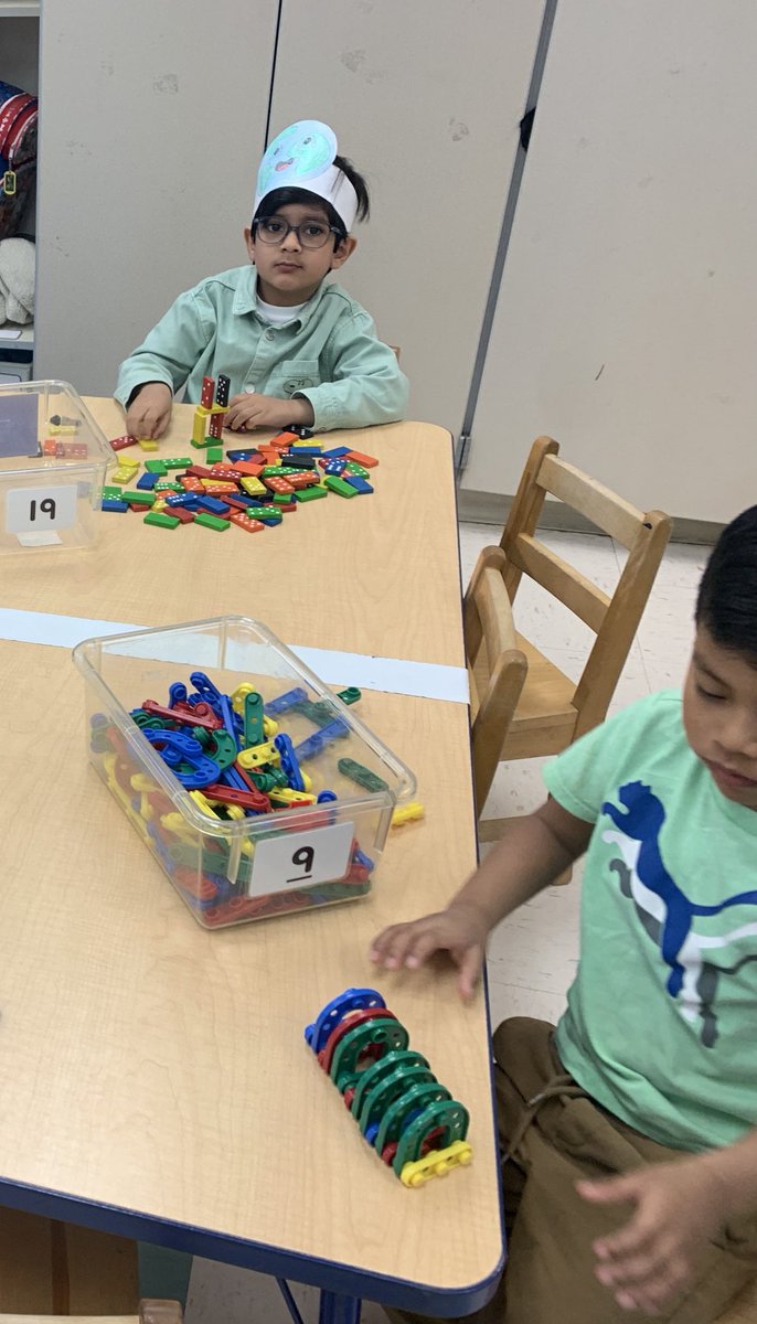 _MsStephanie_'s tweet photo. Engineers in the making. 👷🏻‍♀️❤️👷🏽 @wnyecc https://t.co/TeEL1JUfwB