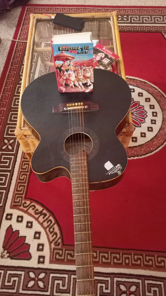 akka_vinay's tweet photo. Let's try to learn musical instruments with #bhagawadgita slokas .
Hare Kṛṣṇa 💙🦚 https://t.co/Rte3ydKW6A