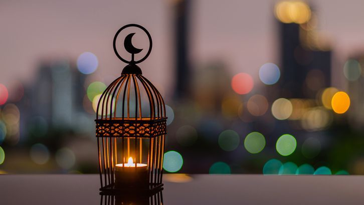 كل عام وأنتم بخير وسلام 
#عيد_الفطر_المبارك