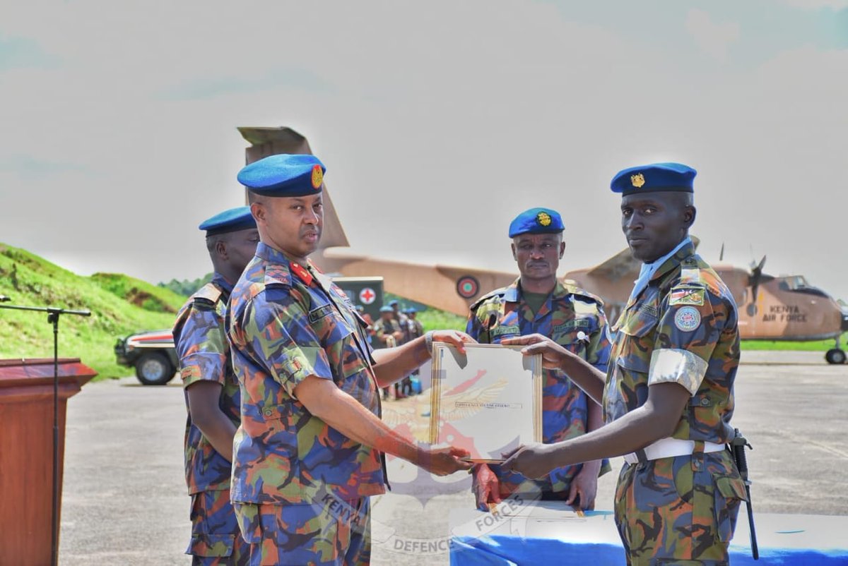 kdfinfo's tweet photo. The Base Commander Laikipia Air Base Brigadier Mohamud Farah presided over the pass out parade for Drill and Duties Course 08/23 at Kenya Air Force Training Wing (KTW) in Moi Air Base (MAB).
https://t.co/8GHGYbdlKB https://t.co/Z1KFwnmfLU