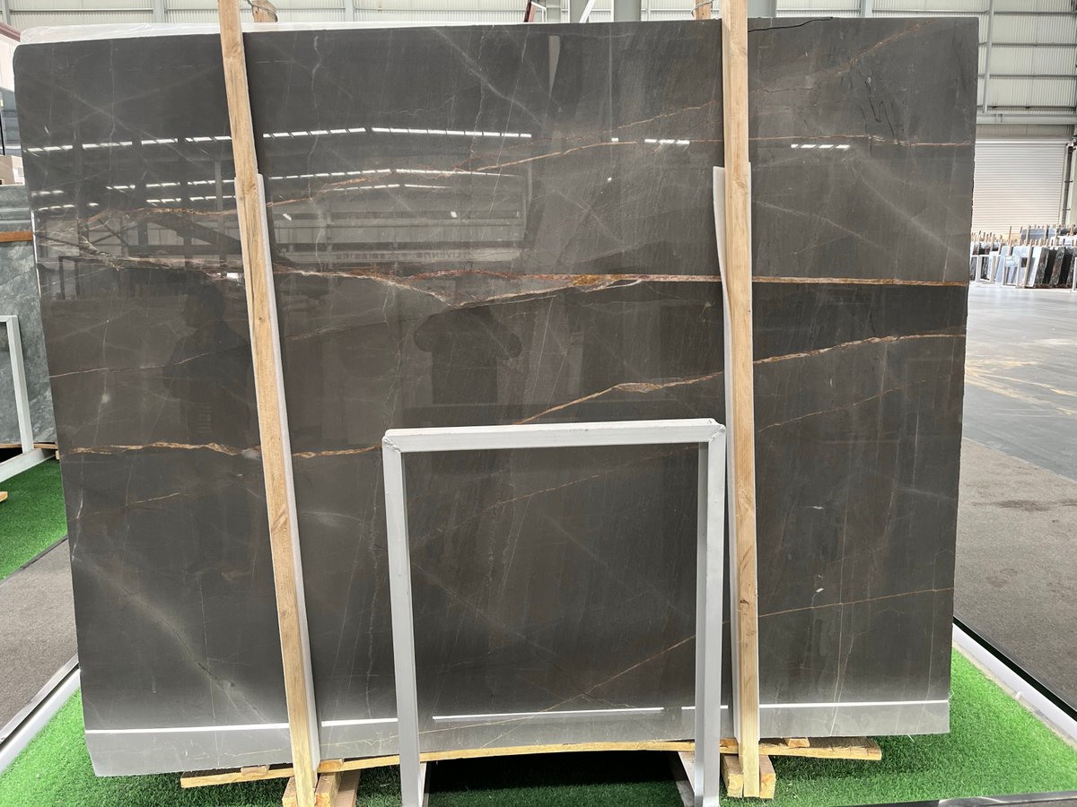 Caleb_Huang2000's tweet photo. Great Sahara Noir Grey Marble!
WhatsApp/Wechat:8618359569727👏
#kitchendesign #countertops #backsplash #cabinet #flooring #fireplace #bathroom #walltiles #usenaturalstone #marble #granite #travertine #quartz https://t.co/S4Va3oJLxk