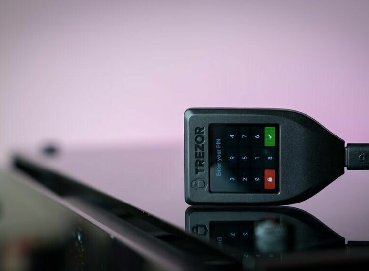 BituaPro's tweet photo. Гаманець Trezor Model T отримає функції анонімізації транзакцій
#trezor #wallet #Crypto #TrezorModelT #Bitcoin #CoinJoin
https://t.co/UEjJaRl74E https://t.co/VqEUgLAM1L