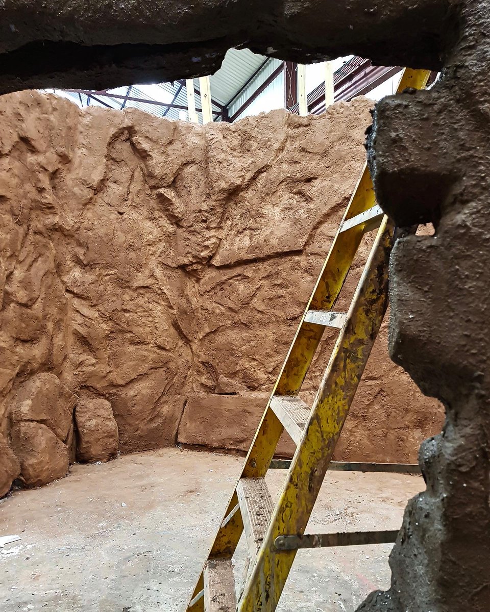 take1scenic's tweet image. The polycarve process…

@itv Don’t Unleash The Beast 

Designed by David Bevin

Again a massive thank you to everyone involved!
#itv #dontunleashthebeast #setconstruction #polycarving #texturing #metalfabrication #scenicpainting #carpentry #rock #setdressing