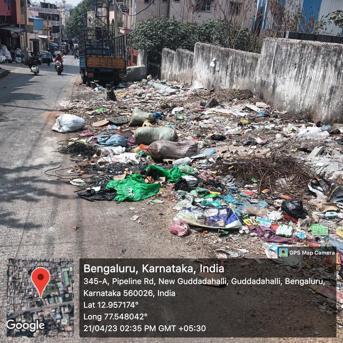 BaigJnd's tweet photo. @BBMPSWMSplComm @BBMPSplHealth @swaccha_bbmp @CMofKarnataka @PMOIndia @narendramodi @BZZameerAhmedK #garbage dumped at nammaBangalore City since months nobody to clear it. It's spreading health hazards kindly do the needful. At guddadahalli #Bangalore location attached with photo https://t.co/MvLDwR6fOP