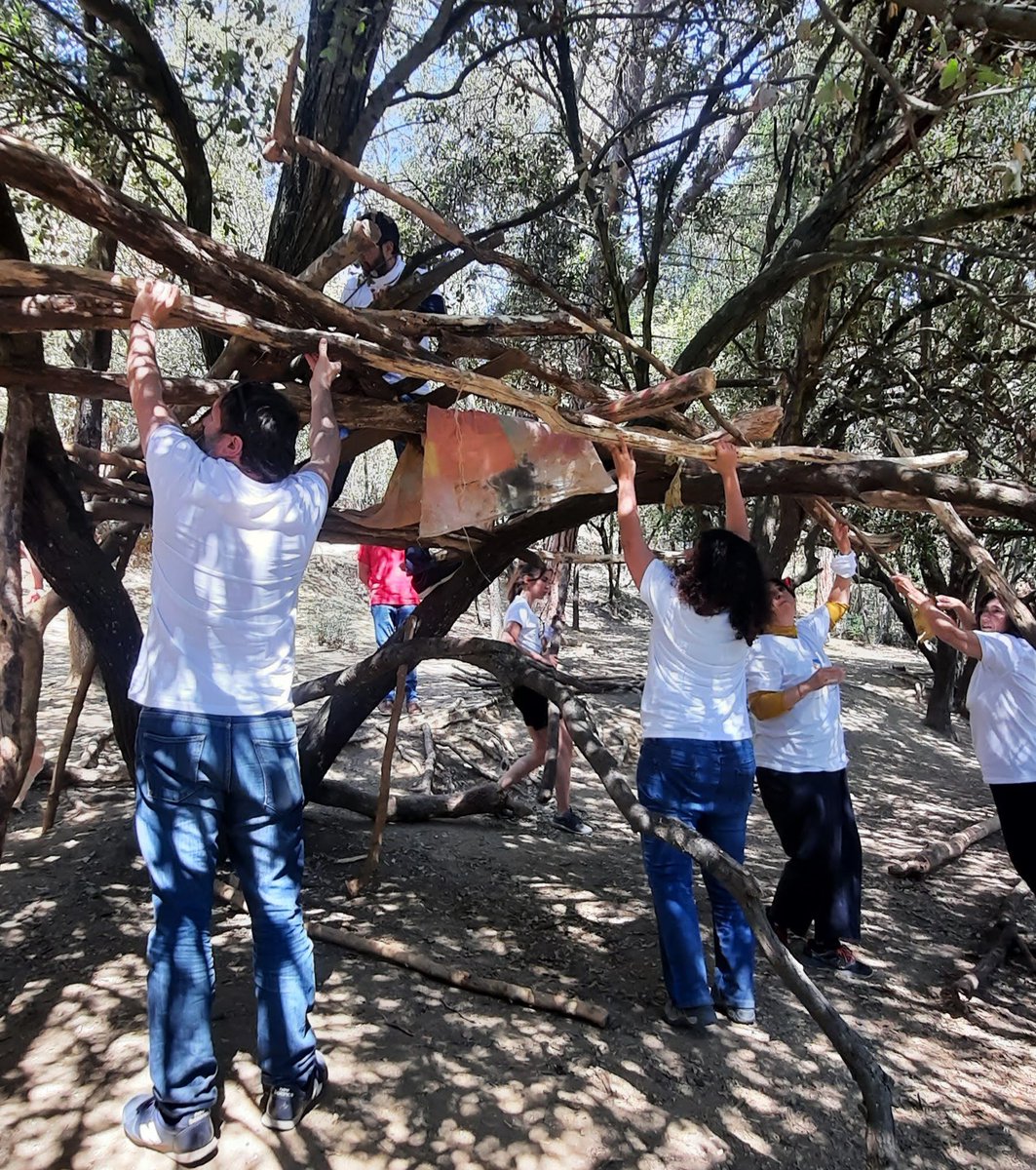 pfi_edu's tweet photo. 🔴⚪️ Als #pfiCAT cuidem el nostre docent! 
〰️ Ahir va tenir lloc la formació de gestió emocional, per a docents i voluntaris projecte @HistoriesdVida #pfiCAT d’@educaciocat 🫶
@CABK_Dualiza @catFPx @fpcatalunya @impulsfp @JOrientafp @pqimc https://t.co/Gk2mXv7RCJ