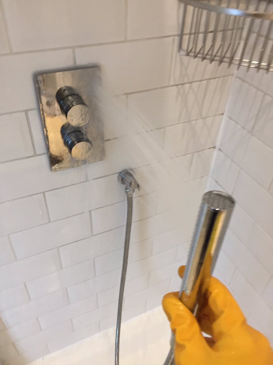 Radiantrooms's tweet photo. Step 2: Spray it https://t.co/u0GnL7Bl5Q