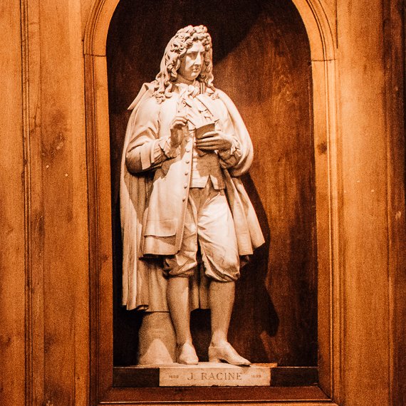 #Cejourlà |⌛️Jean Racine, considéré comme l’un des plus grands poètes et dramaturges français, disparait le 21 avril 1699. 
✍️Élu au fauteuil n°13 de l'Académie française, il est reçu en 1673 lors de la première réception publique de l'Académie, puis à l'<a href="/Academie_IBL/">Académie des Inscriptions et Belles-Lettres</a> en 1683.