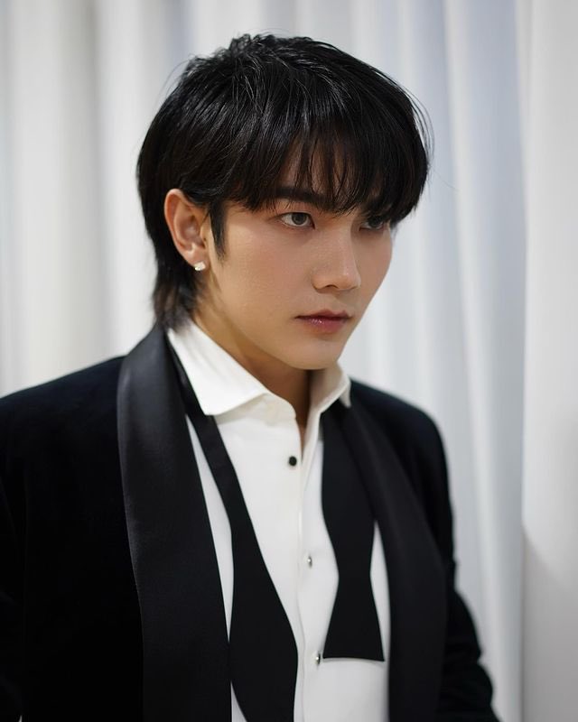 bubbleexe's tweet photo. he is the prettiest boy to ever exist https://t.co/gjhm8VNrik