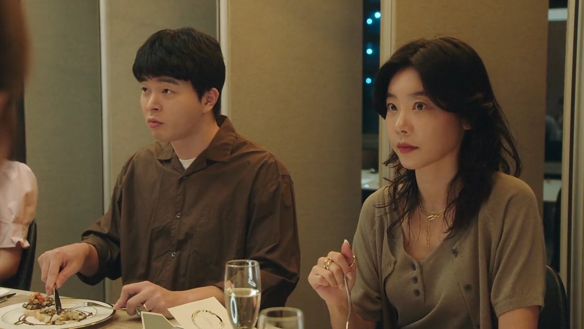purple_sojin's tweet photo. Lee Yujeong (Park Sojin) and her husband Yang Jinwoo (Lee Sangwoon). 💜🖤 I hope their relationship will be stronger.
#TrueToLove #TrueToLoveEp2
#ParkSojin #보라데보라 #박소진 https://t.co/VAsz9GUO4V