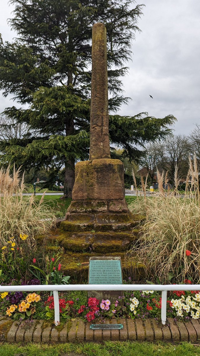 Feel like this is the halfway point on the <a href="/MILLENNIUM_WAY/">Millennium Way</a> now to turn south from the centre of England