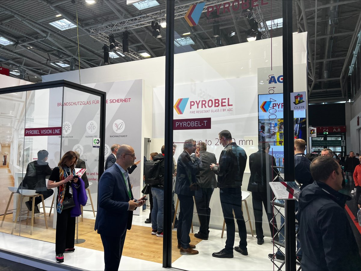 AGCGlassEurope's tweet photo. 🔥 Last day to discover our #Pyrobel glass at #BAU2023! This laminated #safety #glass comprises 2 or more sheets of glass and 1 up until 15 transparent #fireresistant #interlayers! For your safety and protection!
📍 Meet the Pyrobel team in Hall C3, Stand 239 - Messe München https://t.co/A7l1f0bR2P