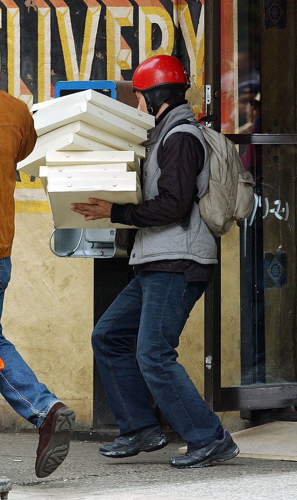 Tobey Maguire & Kirsten Dunst Web (@tobeykirstenweb) on Twitter photo 🔙 20 years ago today, Tobey Maguire filmed the opening scene for 'Spider-Man 2' at <a href="/Joespizzanyc/">Joe's Pizza NYC</a> in West Village, New York City. 🔙 20 years ago today, Tobey Maguire filmed the opening scene for 'Spider-Man 2' at <a href="/Joespizzanyc/">Joe's Pizza NYC</a> in West Village, New York City.