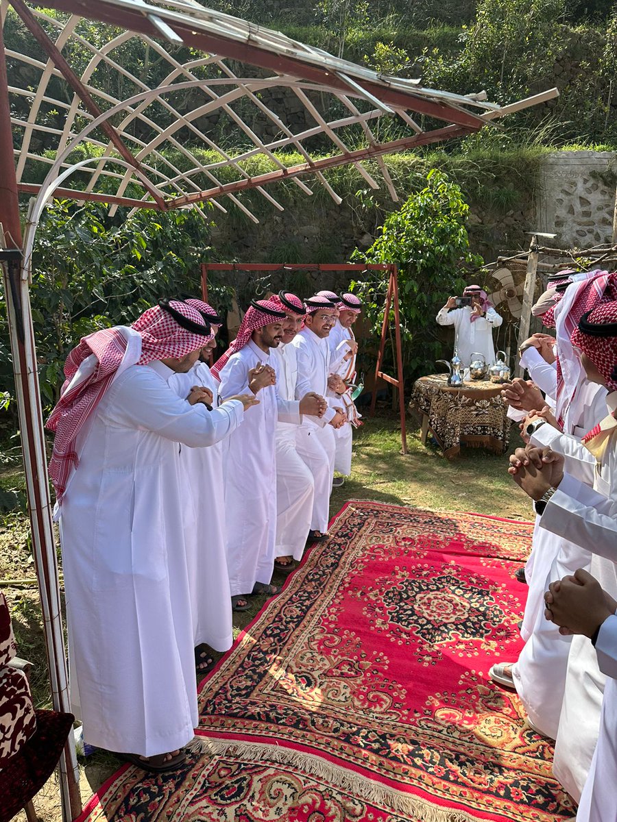 salmany1001's tweet photo. ابرز مظاهر العيد في #فيفاء جنوبي السعودية.. أهازيج وأكلات شعبية ومصلى معلق وسط الطبيعة.
صحيفة سبق الإلكترونية https://t.co/g5dWD6UBwT
.
.
. https://t.co/GiTqmPs9Fi
