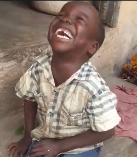 KTGFilmss's tweet photo. @phares20_4 Ukatenderedza bhara, wotsika pa Side pa vhiri, then rimwe gumbo pasi. Mviewwwwwww https://t.co/istHFjuifF