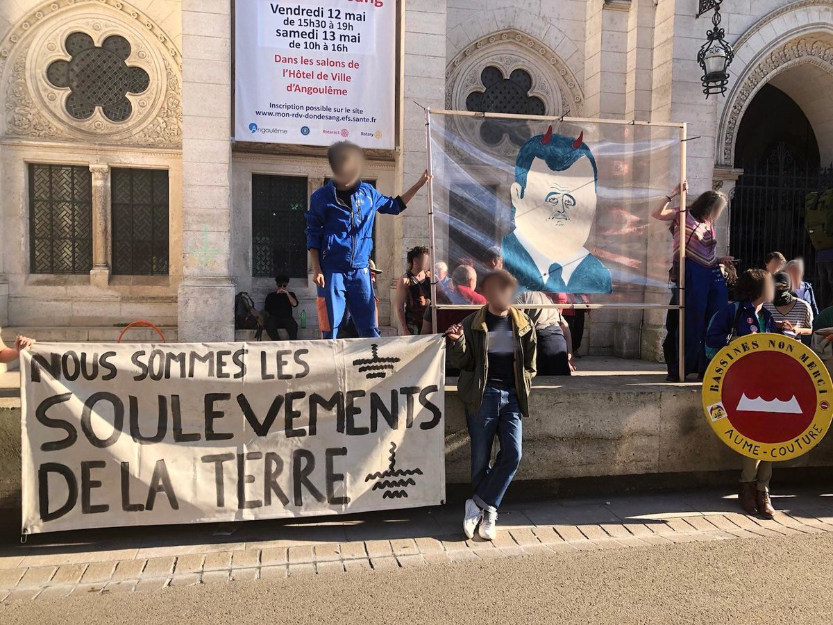 lessoulevements's tweet photo. Angoulême (où #Darmanimp a été dissout) https://t.co/JdfEInZ6rH