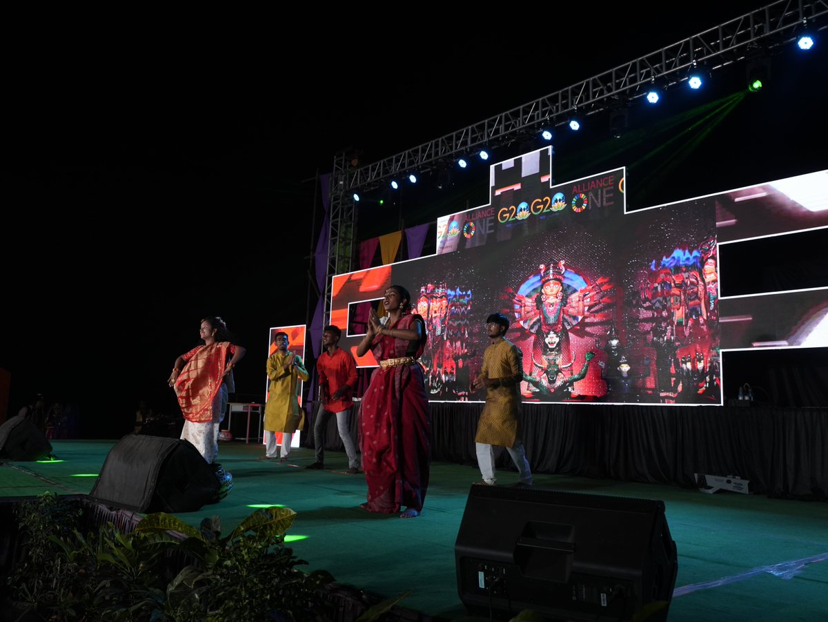 AllianceUniOfcl's tweet photo. Alliance ONE carnival at Alliance University had dance as last of the events, celebrating unity and diversity. Dr. Indu K Murthy, Guest of Honour for Alliance ONE praised the efforts by students.
@NITIAayog @moesgoi
#AllianceOne #AllianceUniversity #bengaluru #SDG #G20 https://t.co/9i4EsJ8Gx4