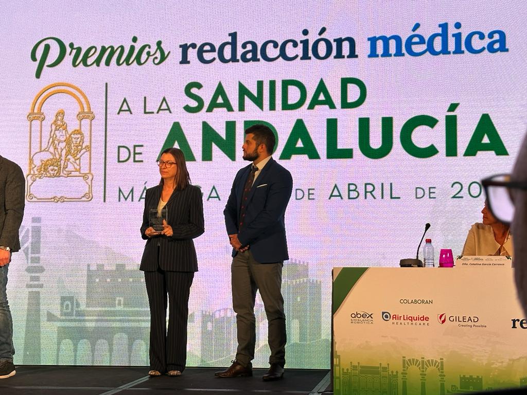 hospital_hvn's tweet photo. Enhorabuena a nuestro equipo de Neumología por su constante innovación en tecnología y conocimientos que ha sido reconocido en los premios Sanidad de Andalucía y a los demás finalistas, muestra del gran nivel del 🏥
Toda la información: https://t.co/I1t39Seskc https://t.co/uS2xKh69vD