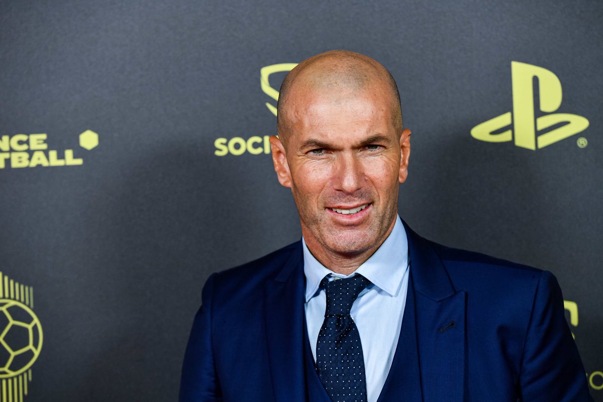 ActuFoot_'s tweet photo. 🚨 La Juventus est LA PRIORITÉ de Zinedine Zidane. 🤍🖤

Sa volonté est clairement de retrouver un banc cet été.

(@RMCsport) https://t.co/xXM1KUud3Y