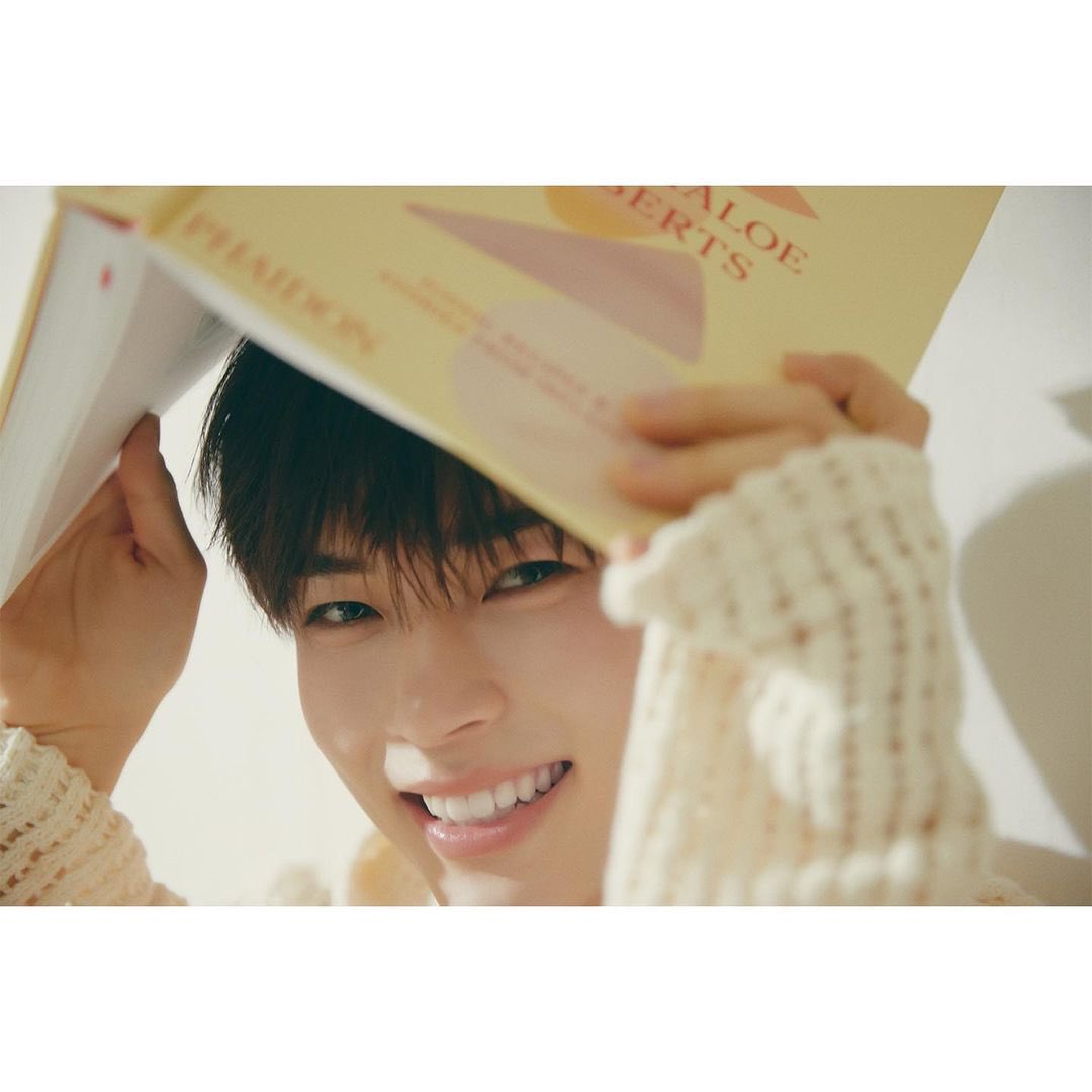 bubblem_u's tweet photo. เซ็ตนี้น่ารักมาก ยิ้มสวยมาก มันแบบโฮร โทนขาวเหลืองครีมใจ นุ่มฟูไปหมด 🤍🐱🤏🏻 https://t.co/yThVh7lb8d