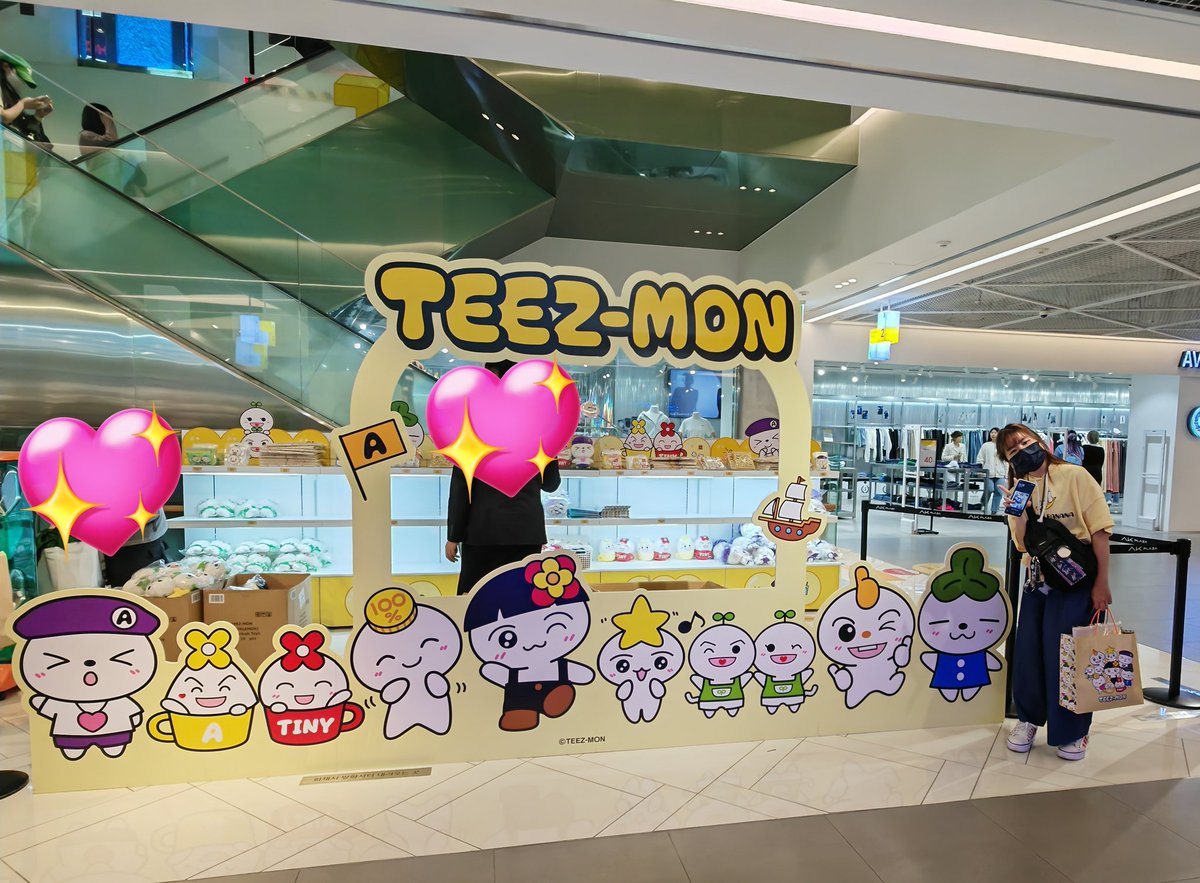 S2lomatzve's tweet photo. 📍#TEEZ_MONPOPUPSHOP

다녀왔습니다~ 진짜 너무 귀여워 ㅠㅠㅠ all the teezmon are so cuteeee so lovely 🥹 https://t.co/IIsPsiJ1SC