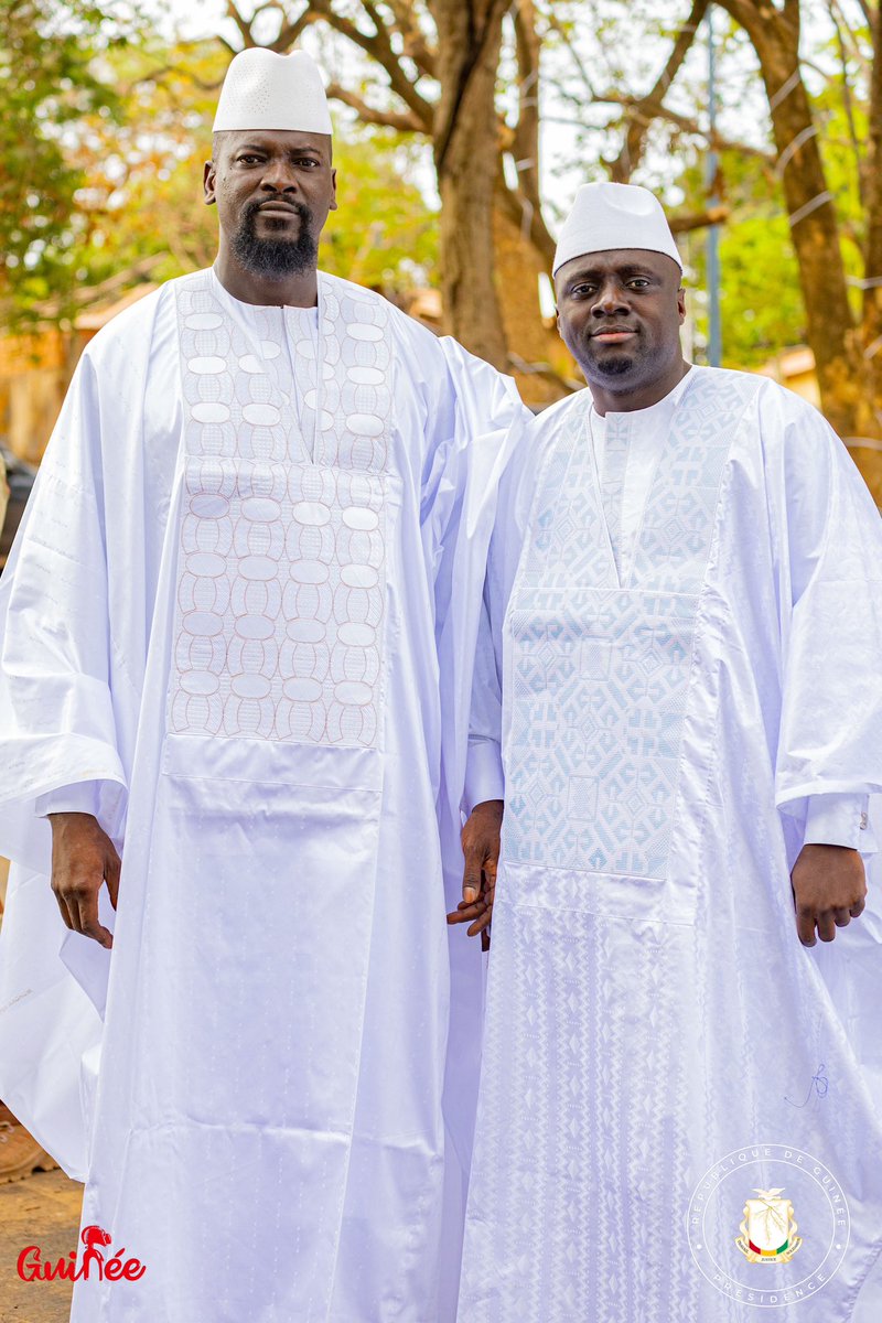 presidencegn's tweet photo. 🔴 𝐋𝐀𝐁𝐄́ : 𝐀𝐈̈𝐃 𝐄𝐋-𝐅𝐈𝐓𝐑

▫️Le Colonel Mamadi DOUMBOUYA, Chef de l’État et sa suite se préparent à rallier le quartier BOWLOKO où se tiendra la grande prière de l’AÏD.

#PresidenceGN #Ramadan2023 https://t.co/qKQasuM3e0
