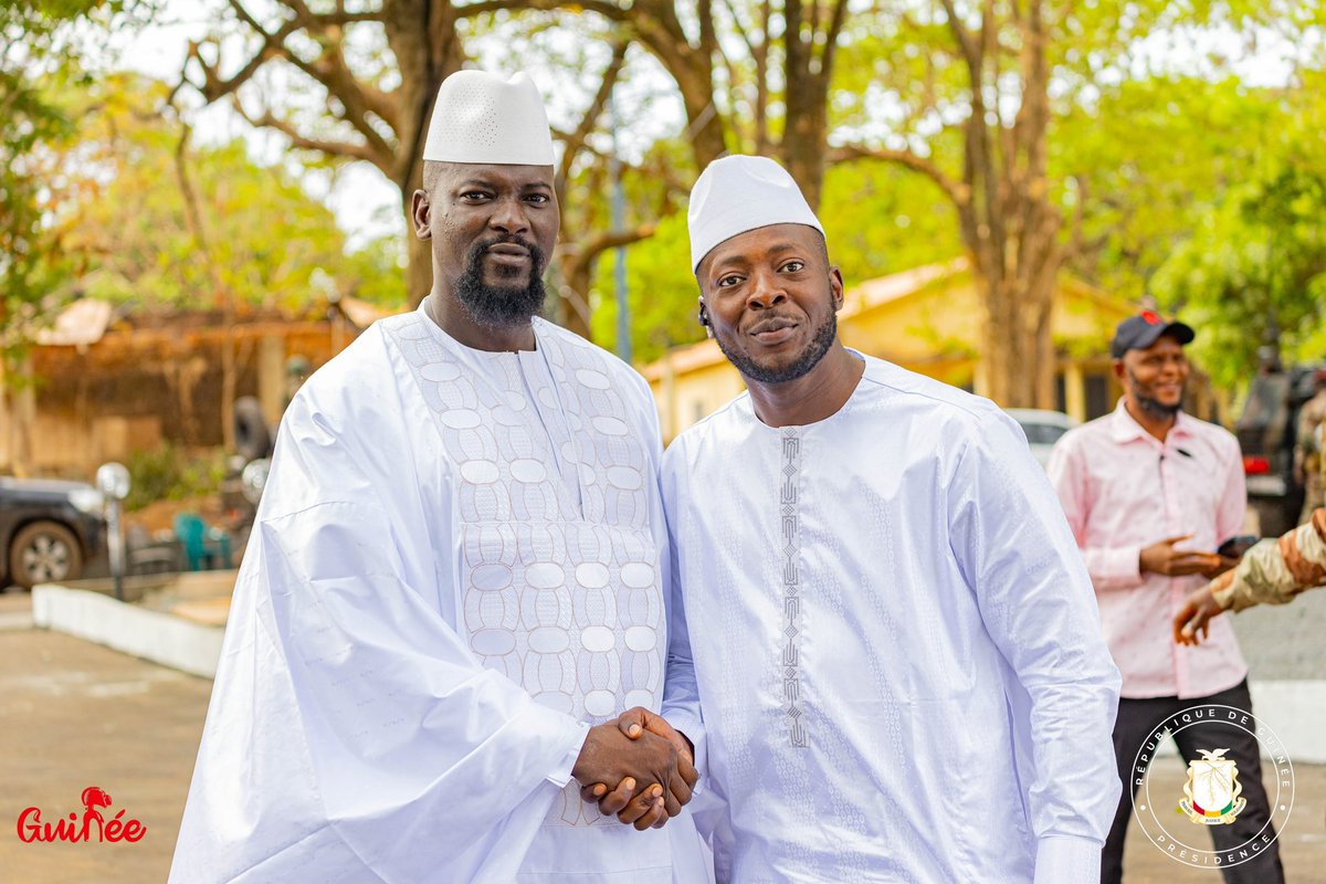 presidencegn's tweet photo. 🔴 𝐋𝐀𝐁𝐄́ : 𝐀𝐈̈𝐃 𝐄𝐋-𝐅𝐈𝐓𝐑

▫️Le Colonel Mamadi DOUMBOUYA, Chef de l’État et sa suite se préparent à rallier le quartier BOWLOKO où se tiendra la grande prière de l’AÏD.

#PresidenceGN #Ramadan2023 https://t.co/qKQasuM3e0