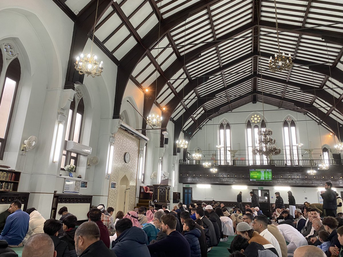_Sukuk's tweet photo. Eid Mubarak from a beautiful @didsburymosque https://t.co/c8Mn8FhssR