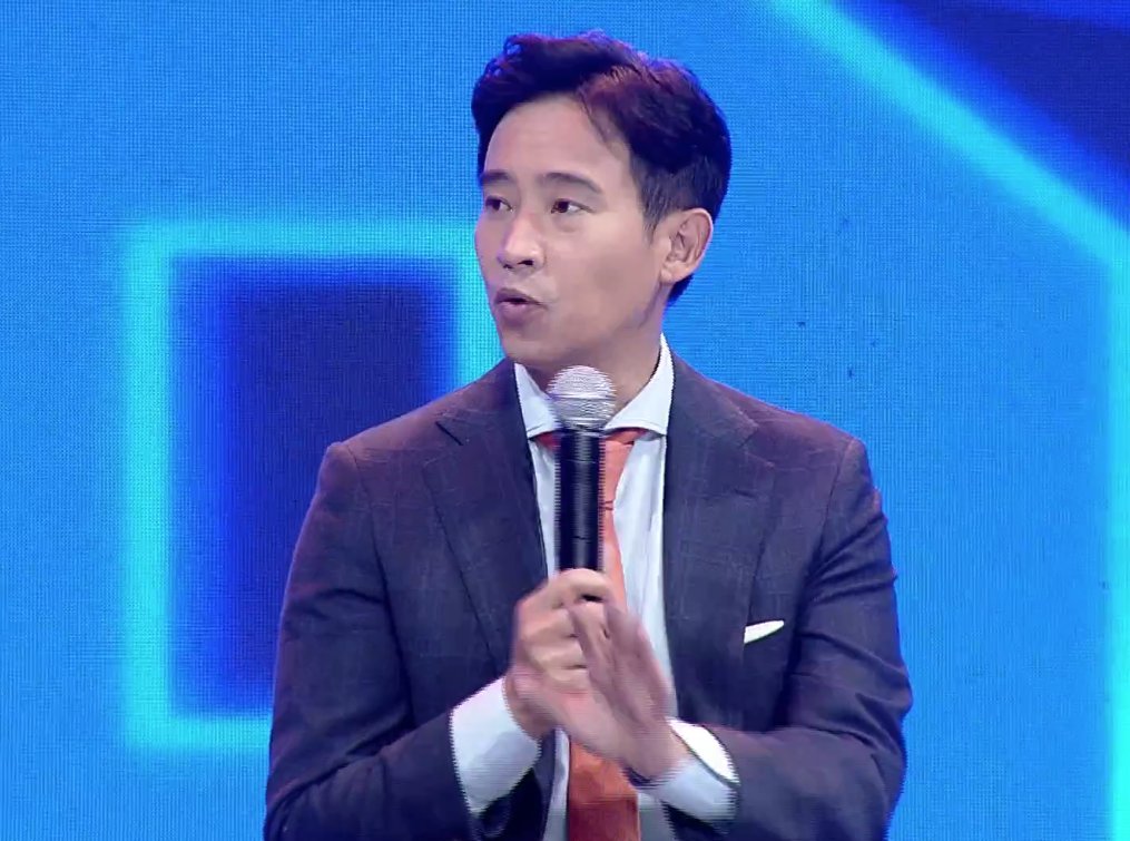 Thairath_News's tweet photo. "ต้องขอโทษชาวเวิร์คพอยท์ด้วยนะครับ ถ้าก้าวไกลเป็นรัฐบาลเมื่อไหร่ ก็จะมีคนมารายการ #ไมค์ปลดหนี้ น้อยลงนิดนึง"⁣
⁣
พิธา ลิ้มเจริญรัตน์⁣
หัวหน้าและแคนดิเดตนายกฯ #พรรคก้าวไกล⁣
พูดกลางเวทีดีเบต 21 เม.ย.66⁣
⁣
#พิธาลิ้มเจริญรัตน์ #ดีเบต #ก้าวไกล https://t.co/s1b3guXwUw