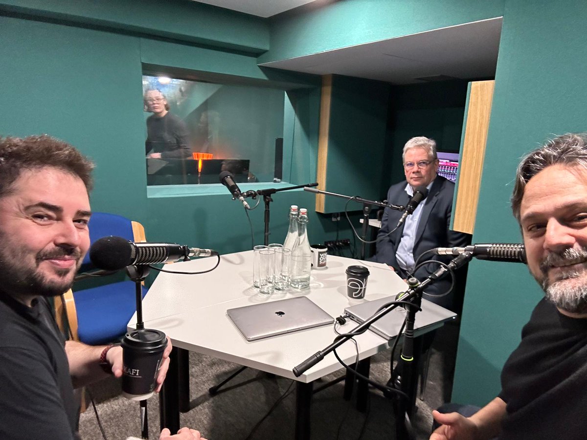 Lutron_EU's tweet image. Check out @CIBSEJournal's latest podcast featuring #Lutron's Miguel Aguado, on the latest trends in #OfficeLighting, with Bob Bohannon from @lighting_IA and Juan Ferrari at @hoarelea.

Available on Spotify, Apple Podcasts &amp;amp; SoundCloud!

bit.ly/409xrCe

#lighting
