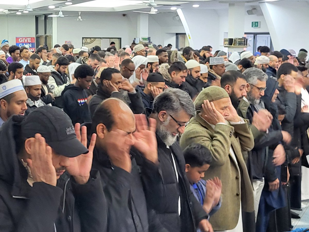 Eid Mubarak to everyone celebrating #EidAlFitr2023 from Green Lane Mosque <a href="/bbcmtd/">BBC Midlands</a>