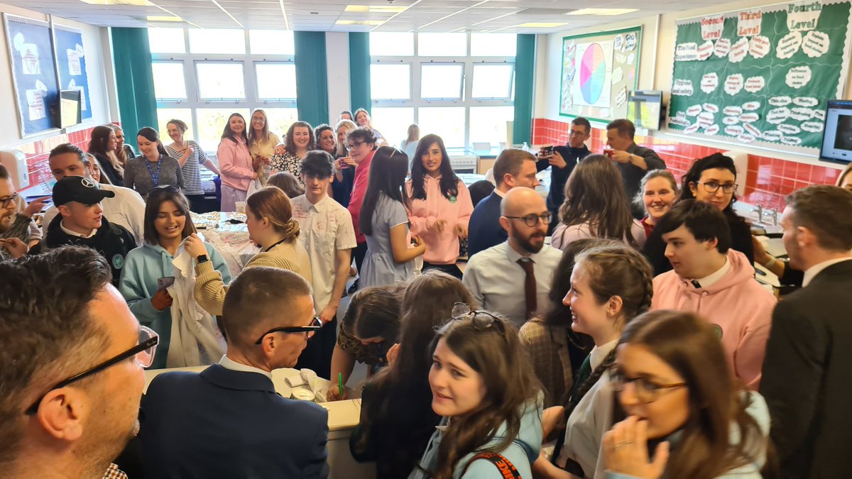 Mrs Downie tweet media