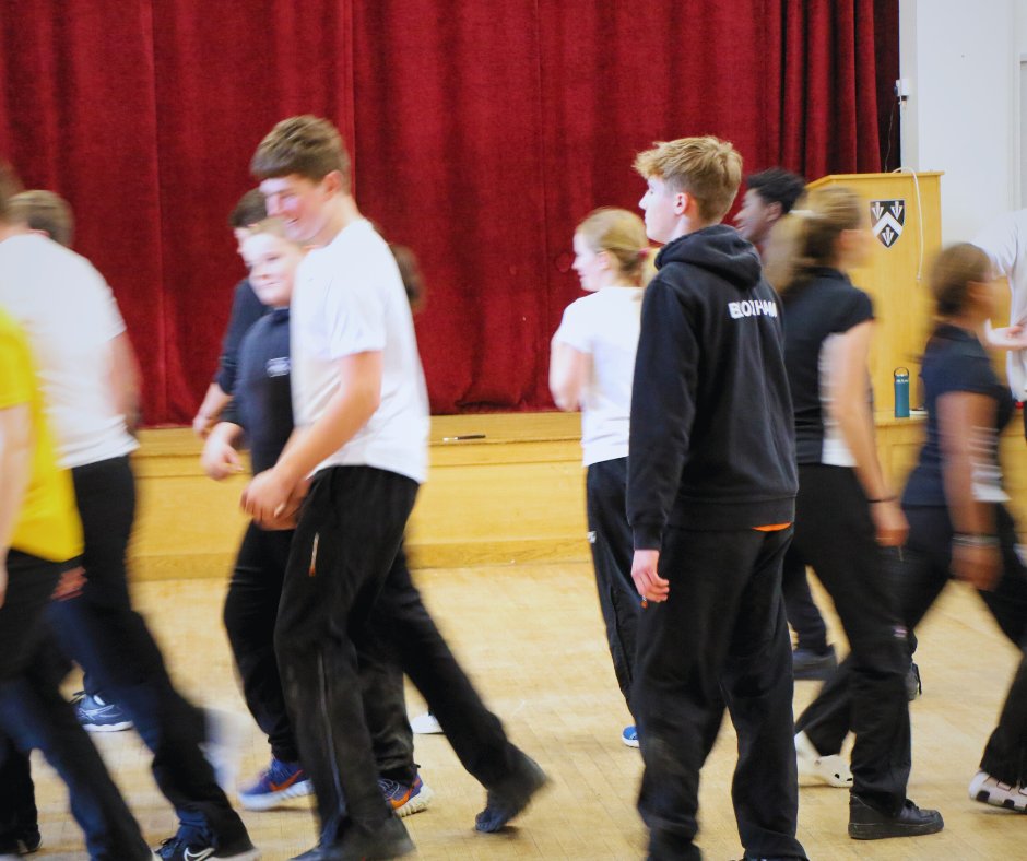 BloxhamSchool's tweet photo. Our Fourth Form Drama students had a great time at their #franticassembly workshop. Frantic Assembly are a globally recognised physical theatre company known for West End hit, 'Curious Incident of the Dog in the Night Time.' Our pupils learned to convey feelings through movement. https://t.co/0IonRTNR77