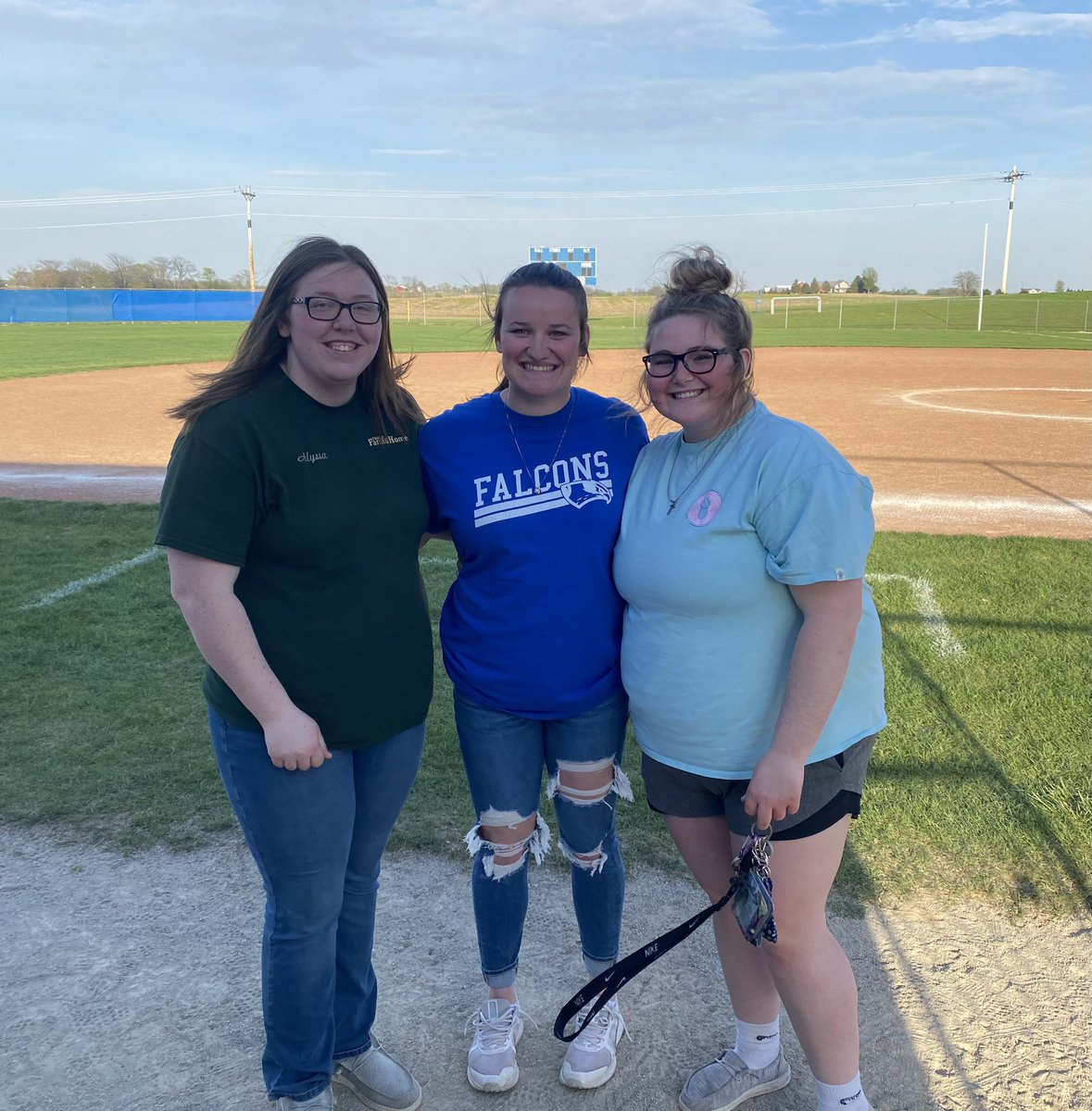 RDSBSoftball's tweet photo. Great to see RDSB alumni back out at games!! These 3 invested a lot of time, energy, sweat, tears and WINS over their 4 years in the program. AMac, AD & KB!!!!
#RDSB https://t.co/qy11o5qIyv