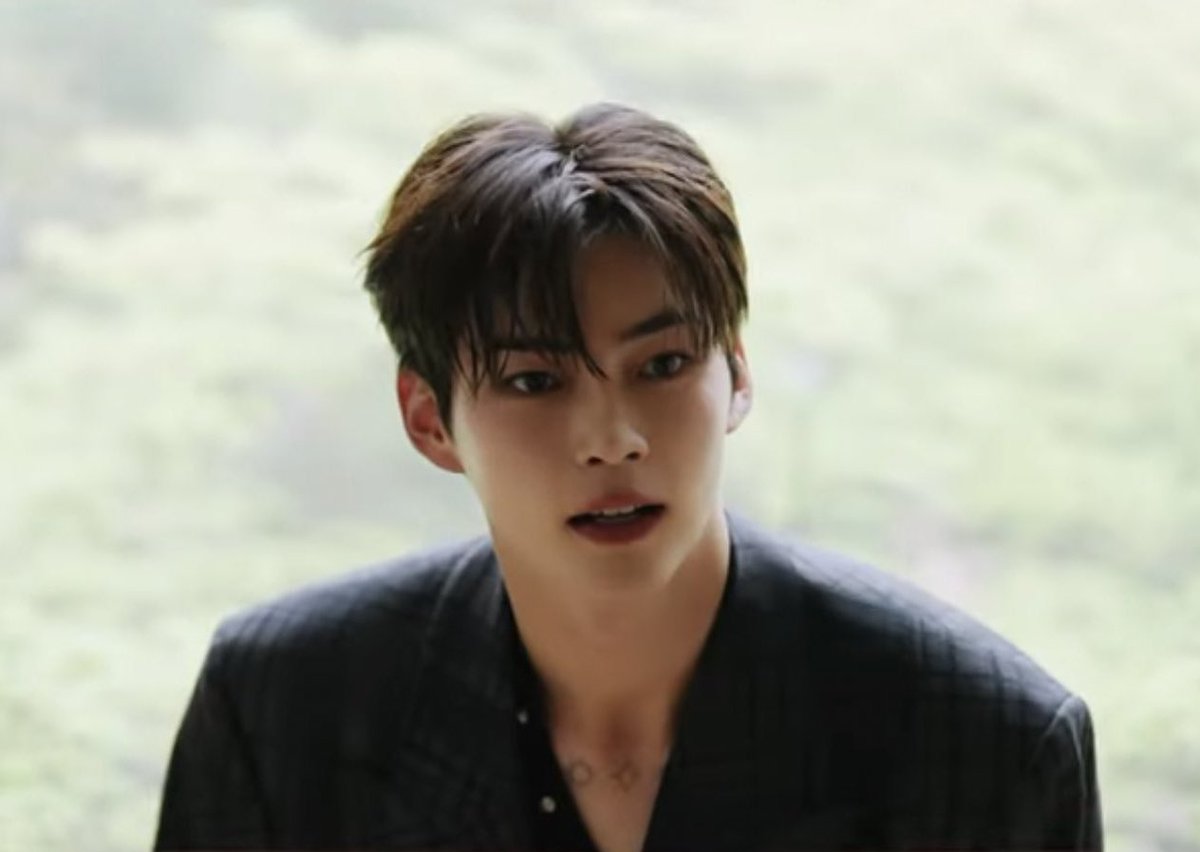 haomcats's tweet photo. i'll never forgive bp stylist for not letting hanbin's forehead breathe in hot summer stage like IMAGINEEE https://t.co/mS0OjsxHET
