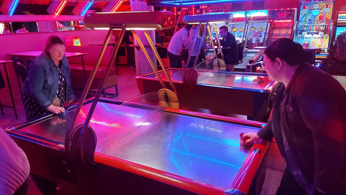 Kitronik's tweet photo. 🏀🏒 Great Staff night out. It can get a little
competitive here at Kitronik!
Great night at Penny Lane Nottingham and then for
food @PizzaPunksUK
Good night had by all (especially those who won!!)
#staffnightout #kitronik #pennylane
#pizzapunks #nottingham https://t.co/QgRNMLx9n1