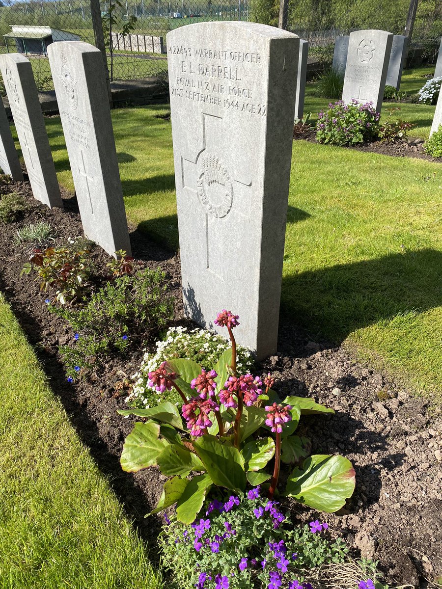 MalcolmRossNI's tweet photo. Some nice Spring colour in the @CWGC borders in Irvinestown Church of Ireland Churchyard in County Fermanagh this morning https://t.co/BlHE7hTJGI
