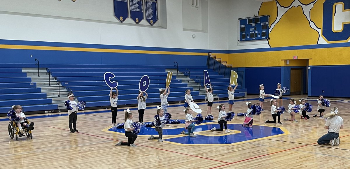 susan_trella's tweet photo. Fantastic work, Dancing Cougars!!! What a great performance! ππππThank you Miss Matyszczak, Miss Wheaton, and Miss Farrell for your choreography, time, and dedication to prepare our K & 1st grade Dancing Cougars! #SLCSuperstars #HappyToBe https://t.co/cOG8eKNvfB