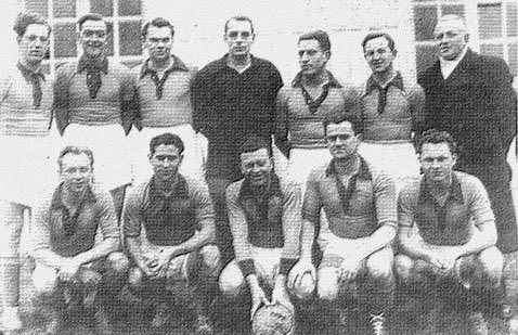 ActuL1_'s tweet photo. 🎂 Le FC Nantes fête aujourd’hui ses 80 ans ! 💛💚

Un club historique de Ligue 1 ! 🇫🇷 

🏆 - Champion de France Ligue 1 : 1965, 1966, 1973, 1977, 1980, 1983, 1995, 2001. 

🏅 - Vainqueur de la Coupe de France : 1979, 1999, 2000, 2022 (et peut-être 2023 👀).

🎖️ - Trophée des Champions : 1965, 1999, 2001.