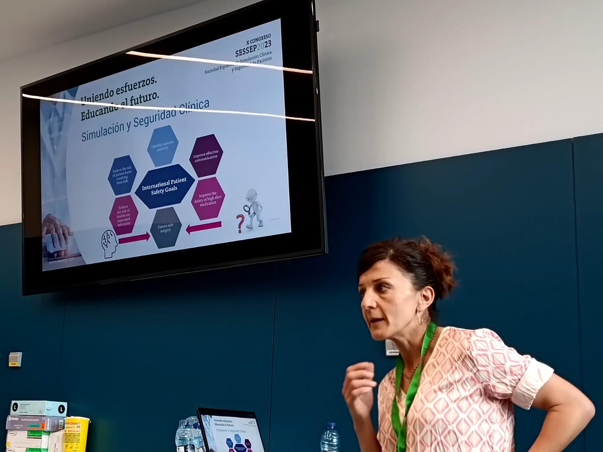 hospiolot's tweet photo. Montse Corominas, infermera d'#hospiolot, ha presentat la comunicació "La metodología de la simulación en la mejora de procesos. Caso de uso en la verificación quirúrgica"

Al X Congrés de la Sociedad Española de Simulación Clínica y Seguridad del Paciente a València

#SESSEP2023 https://t.co/cMWxCHEA6D