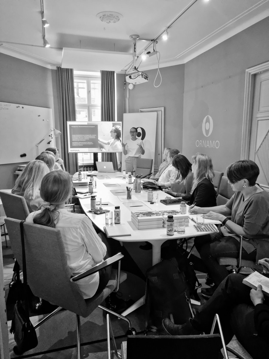 Eilisessä Ornamo #Masterclass tilaisuudessa keskusteltiin yhteiskehittämisestä Julianna Nevarin johdolla. Aihe herätti paljon keskustelua osallistujien parissa. 

Kiitos onnistuneesta Masterclass-luennosta Julianna!

#yhteiskehittäminen