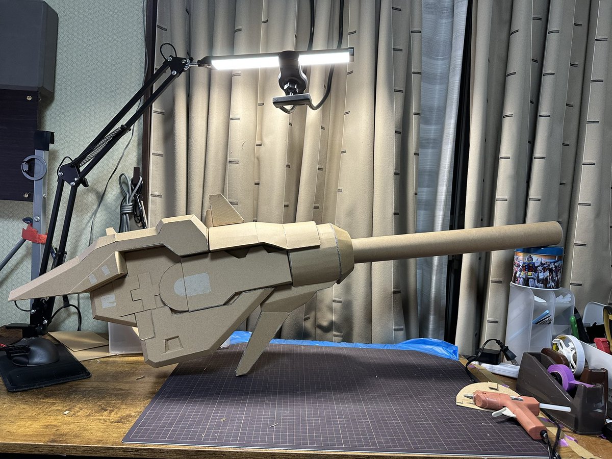 gohanrice_gohan's tweet photo. ビーム砲できた!
取り付けは未来の自分に任せた。
#GP03D
#ダンボール https://t.co/wJTFI2U2rG