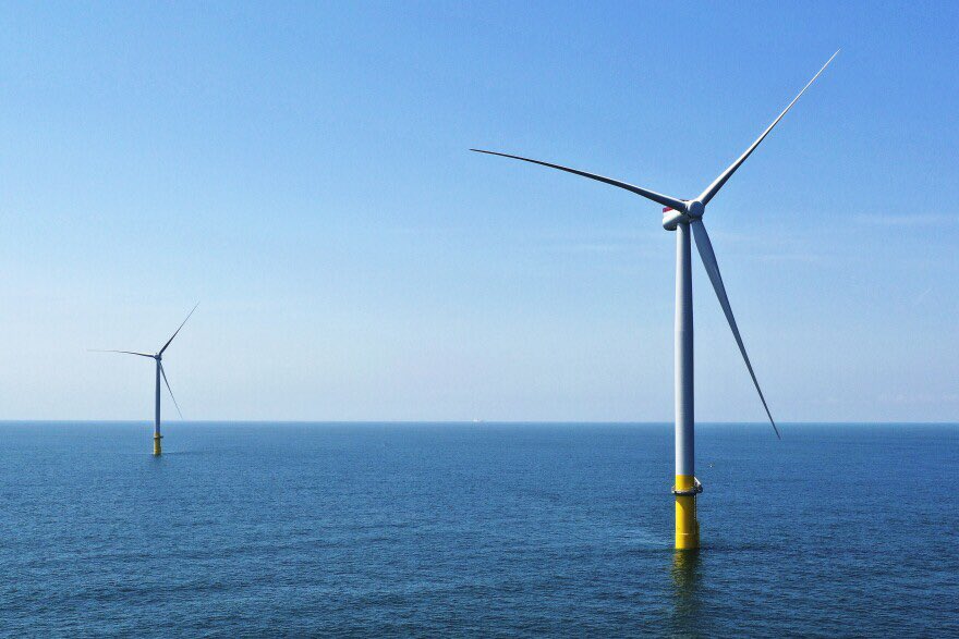 Full day next Monday for energy/climate watchers 👇 11am - President @vonderleyen and Norwegian PM @jonasgahrstore will sign the EU-Norway Green Alliance In the afternoon - @vonderleyen and @KadriSimson will be in Ostende for the North Sea Summit on offshore renewable energy