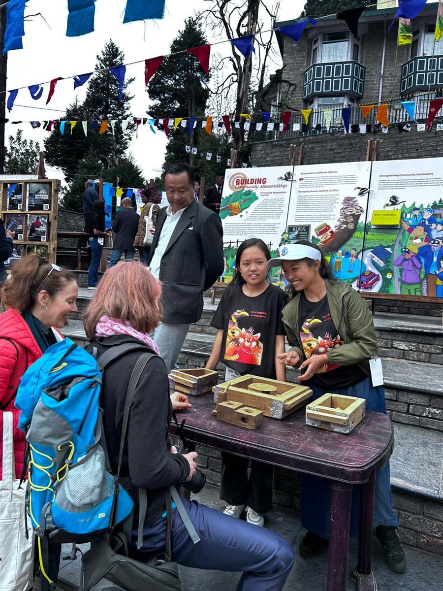WWFINDIA's tweet photo. Vignettes from the celebrations at the Mall Road in #Darjeeling where @teekampagne, #WWFIndia and officials from the #GTA are celebrating 25 years of #ProjectSERVE (Save the Environment and Regenerate Vital Employment). https://t.co/kGXwTPzuQE