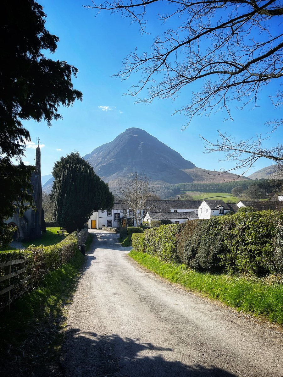 One of the best pubs in the country in my humble opinion 😊👍 Currently having a pint of <a href="/loweswatergold/">Loweswater Gold</a> in the Kirkstile Inn. A pit stop break on my cycle from Wasdale to Keswick. It’s very windy up higher ground too despite the sunny weather #lakedistrict