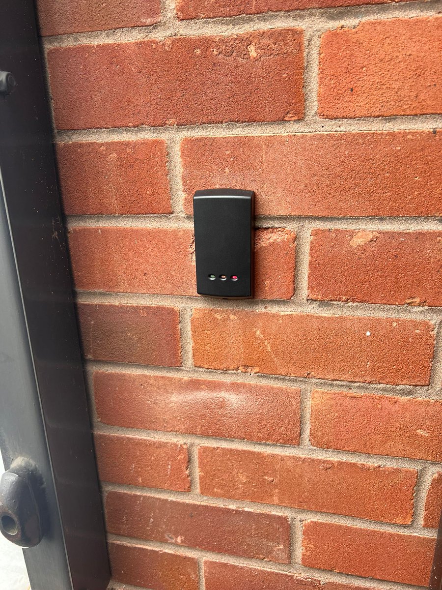 TCNS_'s tweet photo. TCNS recently completing another Paxton Door access solution for our customer. The end user arranged the power spur ready for us to do the initial cabling so that our Paxton installers could go in yesterday to install two doors. #power #paxton #paxtoninstallers #cabling https://t.co/11TTtG9Scz