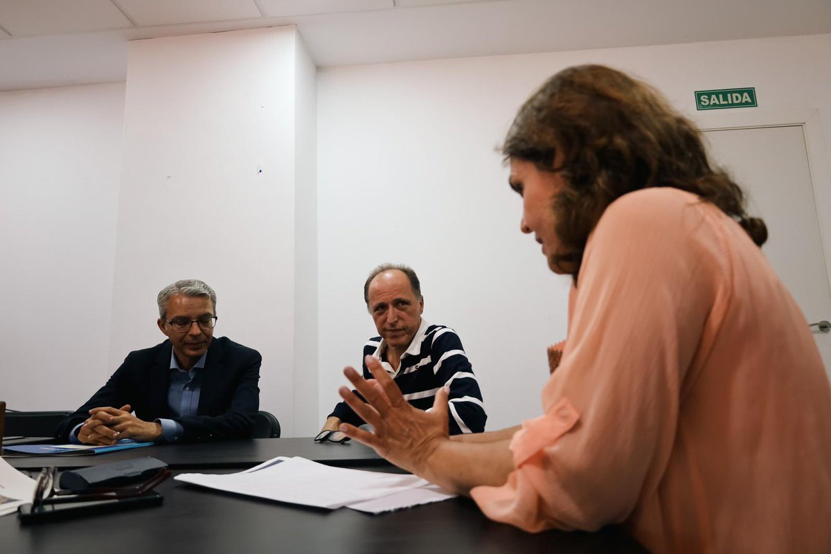 JimenaLPGC's tweet photo. 🏘️Nuestro modelo de ciudad para #LPGC.

Hay un problema organizativo de los distritos y vamos a solucionarlo.

Los distritos deben tener mayor capacidad de actuar y mayor presupuesto.

👉🏻Todo cambio será avalado por los profesionales y tras la escucha activa de los vecinos. https://t.co/uhjUNOu8B3