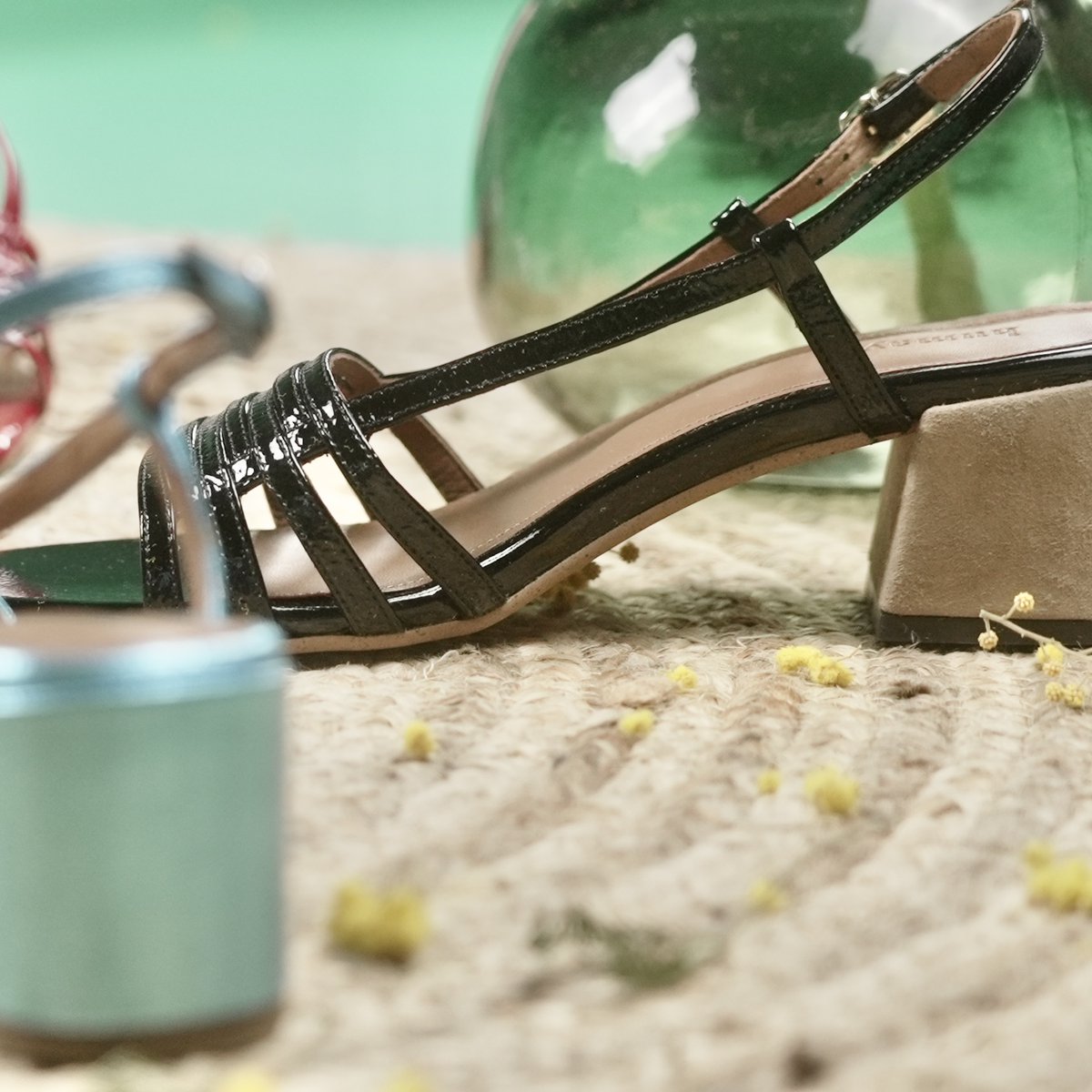 🔥 Roberto

Brides : Noir brillant
Talon : Camel suède
155 disponibles

💚 Retrouvez le lien de notre campagne Ulule :
fr.ulule.com/humayaparis-ca…