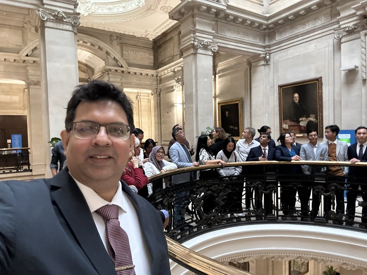 AKMSaifulIslam7's tweet photo. BUET research partners have received crest given by project coordinator of Enhance Project at the Final Workshop in London #erasmusplusproject
#humanitarianengineering
#enhanceproject
#ErasmusPlus https://t.co/eOovWWwlr0