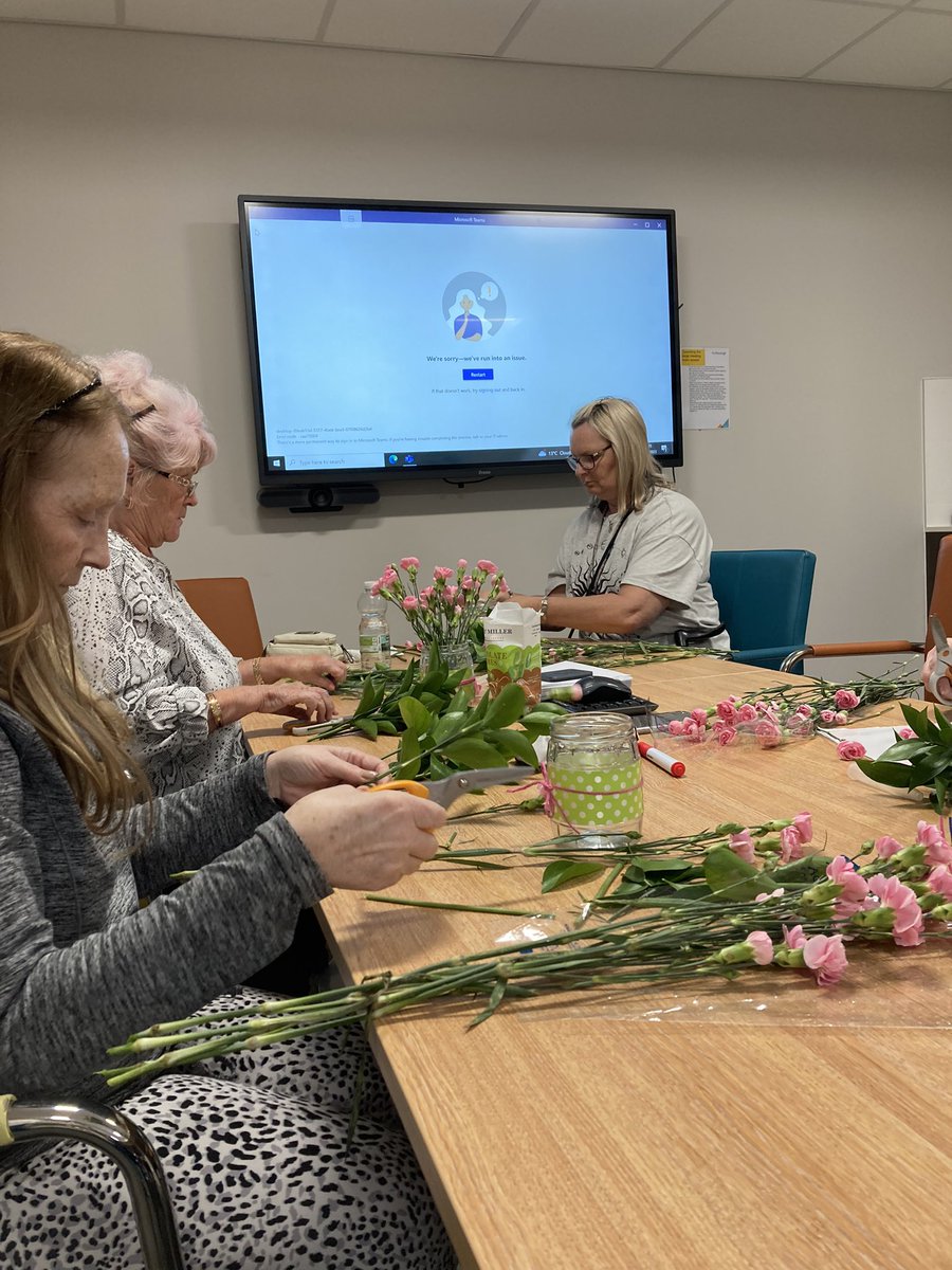 Ericaforhousing's tweet photo. Today Jackson Gardens had their first floristry class. This is a 6 week course where they will up level their flower arranging skills. That smile says it all. #floristry #forhousing @DawnSpeed9 @ForHousing @Hannah3Ford3 @Debbiecooper000 https://t.co/hTDOBIjxw3