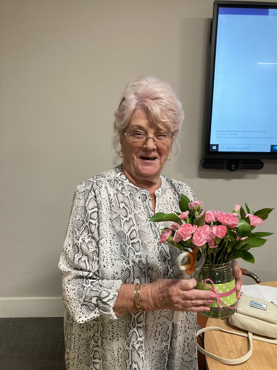 Ericaforhousing's tweet photo. Today Jackson Gardens had their first floristry class. This is a 6 week course where they will up level their flower arranging skills. That smile says it all. #floristry #forhousing @DawnSpeed9 @ForHousing @Hannah3Ford3 @Debbiecooper000 https://t.co/hTDOBIjxw3